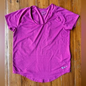 Nike Fuchsia Women’s Dri Fit Performance cap sleeve Size S